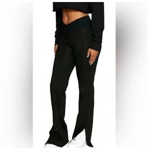 naked wardrobe Black High-Waisted Pants
Flattering V-waist design